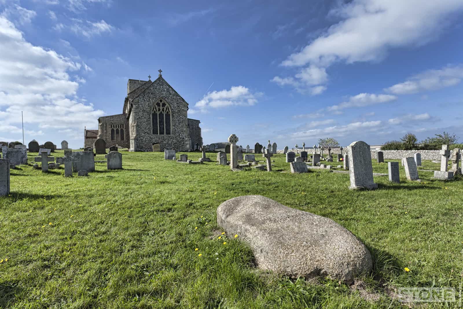 Coasting: Beeston Regis – Farmer Reynolds peculiar grave