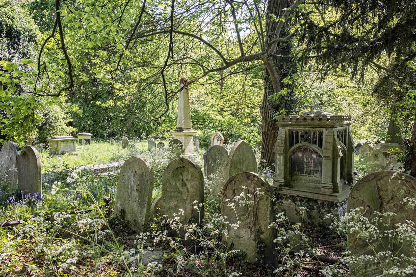 Rosary Cemetery, Norwich, Graves